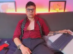 Amateur Free Porn Cam of AquilesTaylor