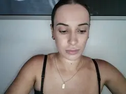 Amateur Free Porn Cam of bbygucci_7