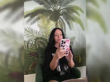 Bongacams Watch Live Sex Cams of LadyOfDesire