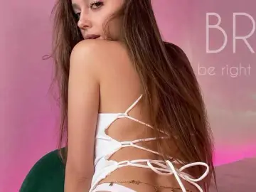 Bongacams Sex Cam of MaybeBabeTV