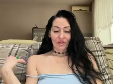 Bongacams Private Sex Chat of KorolevaQween000