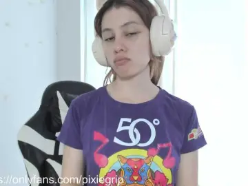 Bongacams Nude Webcam of RevySadashiTrue