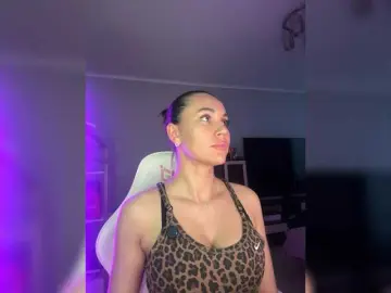Bongacams Adult Webcam of QWEENII