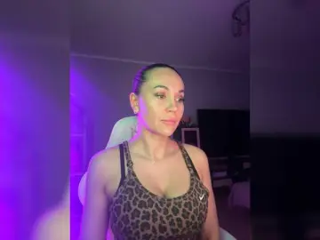 Bongacams Best live sex cam show of QWEENII