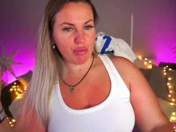 Bongacams Best live sex cam show of KiraCandyS