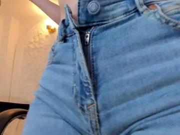 Bongacams Watch Live Sex Cams of MiaFarrell