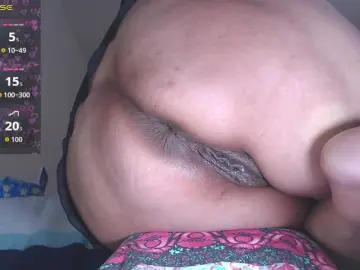 Bongacams Watch Live Sex Cams of HotMilfSquirt