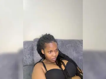 Bongacams Free Porn Cam of Curvy-maxy9