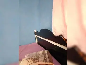 Bongacams Free Live Porn of Candis02