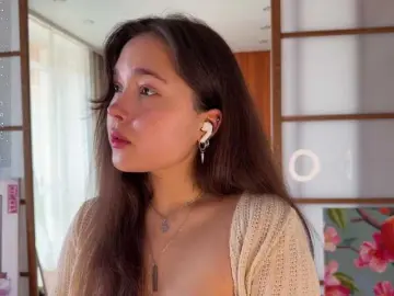 Bongacams Adult Video Chat of PlumyBun
