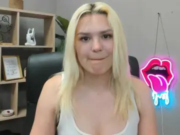 Bongacams Adult Webcam of SweetLilyxo