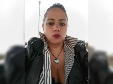 Bongacams Free Porn Cam of AlexaBrown12