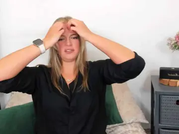 Bongacams Free Live Porn of LilyTop