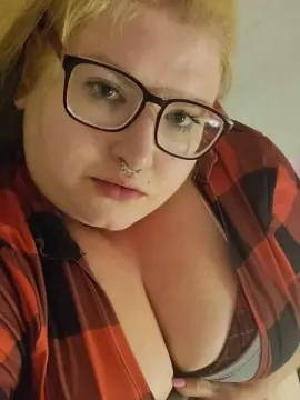 Cam4 Adult Video Chat of MarilynLuvsYuh