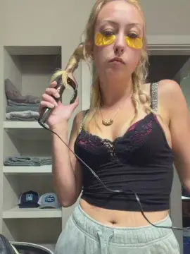 Cam4 Sex Chat of raelynnbby