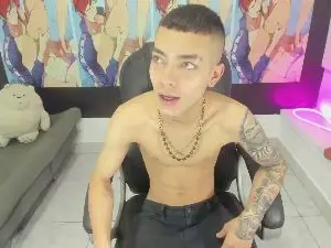 Cam4 Nude Webcam of Dereckk_Boy
