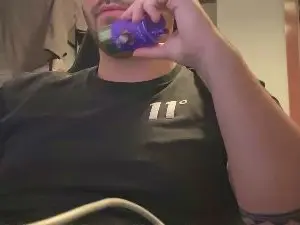 Cam4 Free Porn Cam of adrianzzz3
