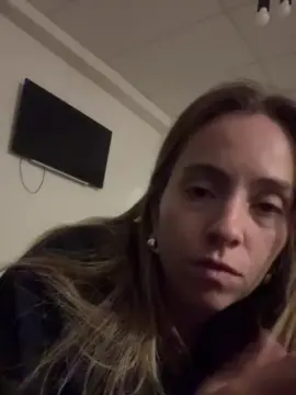 Cam4 Live Porn of antonella236