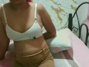 Cam4 Live Sex of CazzandraMilez