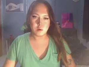 Cam4 Adult Video Chat of ursweetpinayxxx