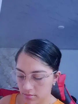 Cam4 Free Live Porn of mamadorahotxxx
