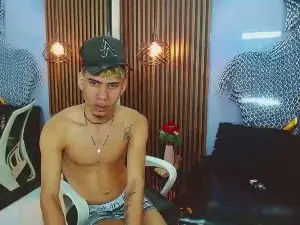Cam4 Sex Cam of SkinnycuteAlyer