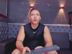 Cam4 Sex Chat of lucassimonee