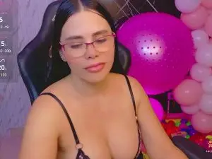 Cam4 Private Sex Chat of lararoberts_