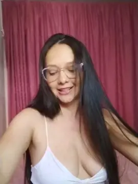 Cam4 Adult Video Chat of CamiLatinAss