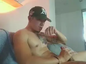 Cam4 Sex Cam of alejo1295_