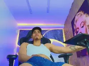 Cam4 Live Sex of Dominic_Max