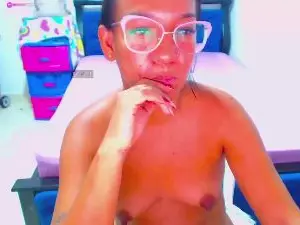 Cam4 Nude Webcam of RoseLuxs