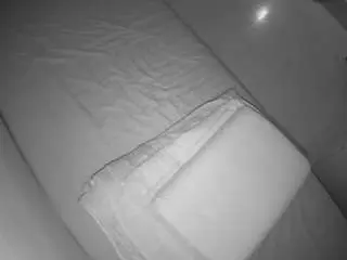 Camsoda Nude Webcam of voyeurcam-julmodels-greybed-2