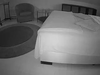 Camsoda Private Sex Chat of voyeurcam-julmodels-whitebed-6