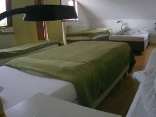 Camsoda Sex Cam of voyeurcam-julmodels-bed-2