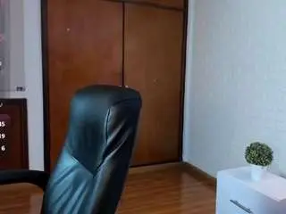 Camsoda Adult Video Chat of carolinne-miller
