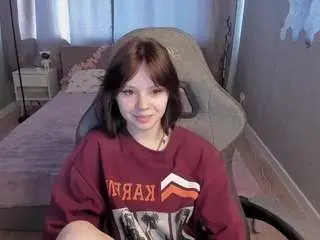 Camsoda Nude Webcam of loly-cutt1e