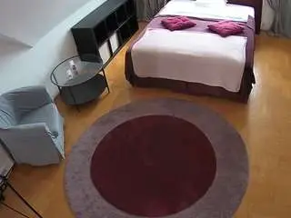 Camsoda Private Sex Chat of voyeurcam-julmodels-whitebed-1