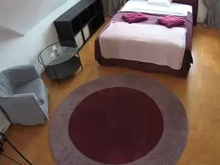 Camsoda Free Porn Cam of voyeurcam-julmodels-whitebed-1