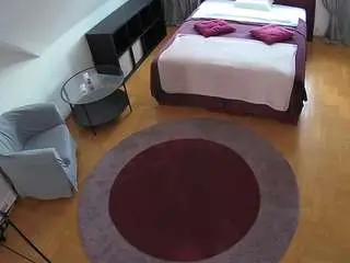 Camsoda Live Sex of voyeurcam-julmodels-whitebed-1