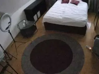Camsoda Private Sex Chat of voyeurcam-julmodels-whitebed-1