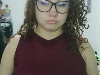 Camsoda Adult Webcam of curly-greeneyed