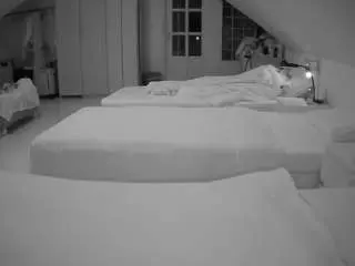 Camsoda Adult Webcams of voyeurcam-julmodels-bed-3