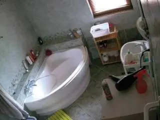 Camsoda Free Porn Cam of voyeurcam-julmodels-bath-1st-2