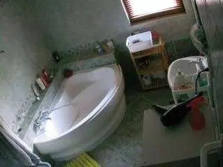 Camsoda Sex Chat of voyeurcam-julmodels-bath-1st-2