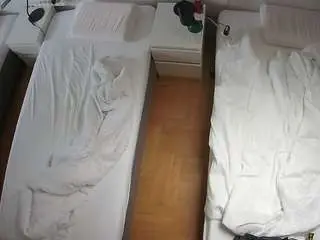 Camsoda Live Sex Cam of voyeurcam-julmodels-bed-5