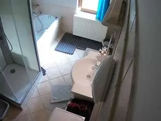 Camsoda Sex Chat of voyeurcam-julmodels-bath-2nd-2