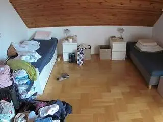 Camsoda Live Sex Cam of voyeurcam-julmodels-greybed-3