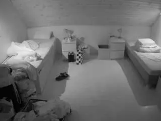 Camsoda Nude Webcam of voyeurcam-julmodels-greybed-3