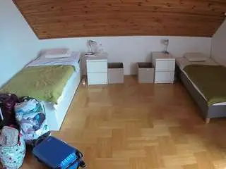 Camsoda Private Sex Chat of voyeurcam-julmodels-greybed-3